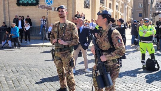 Măsuri de securitate în Piața Sfântul Petru de la Vatican