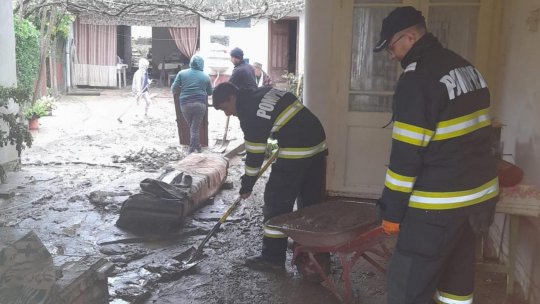 100 de gospodării din Dalboşeţ, afectate de precipitațiile abundente