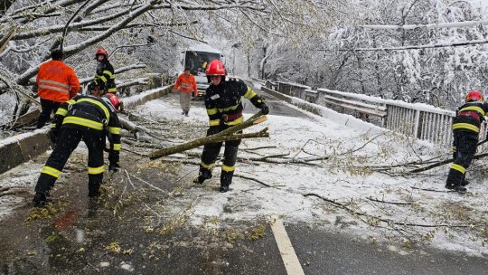FOTO: Se circulă în condiţii de iarnă în nordul și centrul țării