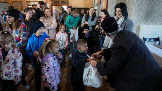 Programul eparhial de Paşti cu daruri pentru copii a continuat în judeţul Galaţi