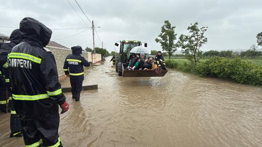 Hidrologii au extins codul roșu de viituri