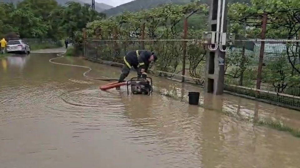 Râurile din mai multe zone din țară și-au ieșit din matcă