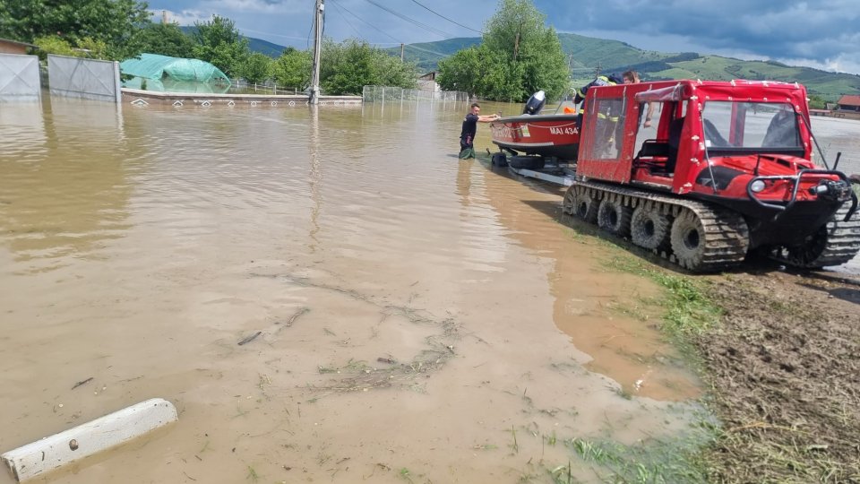 Cod roşu de inundaţii pe râul Negru din judeţul Covasna