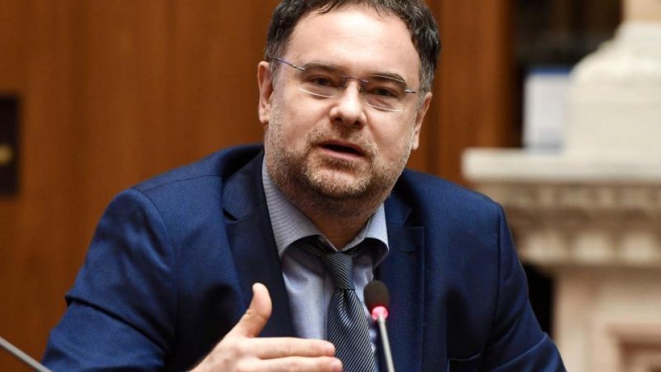 România are o perspectivă economică negativă