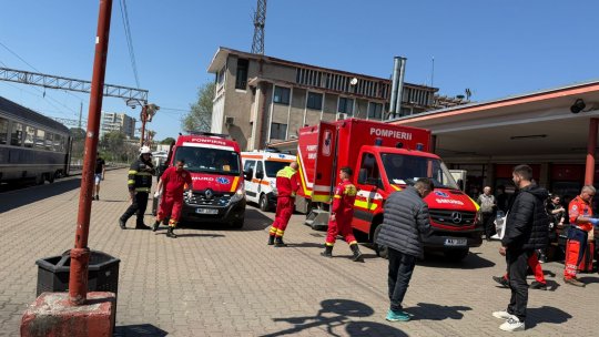 Două trenuri de pasageri s-au ciocnit în gara Constanța