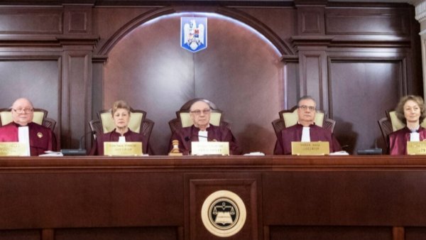 Cererea de anulare a primului tur al prezidenţialelor, discutată vineri de CCR