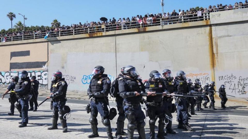 Administrația Trump trimite pușcași marini în Los Angeles