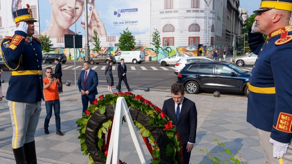 Preşedintele Nicuşor Dan a depus coroane de flori în memoria victimelor Mineriadei din 1990