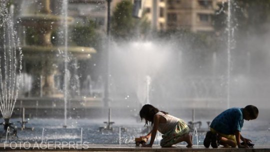 Lucrările de refacere a planşeului Unirii din centrul Capitalei