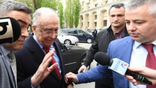 Fostul preşedinte al României, Ion Iliescu, rămâne internat la terapie intensivă