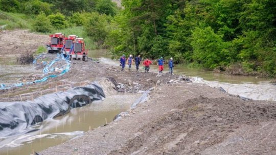 Lucrările de deviere a pârâului Corund înregistrează întârzieri