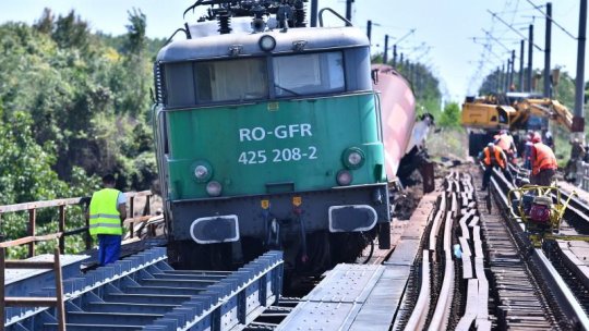 Traficul feroviar, reluat pe un fir între Roșiori și Măldăeni