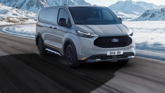 Auto: Tracțiune integrală pe E-Transit și versiune hybridă pentru Fiat 500