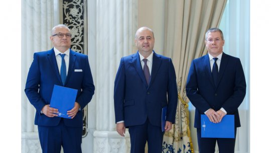 Trei noi judecători ai CCR au depus jurământul la Palatul Cotroceni