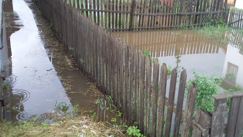Cod galben de inundaţii până la miezul nopţii pe cursurile de apă ale râurilor Suceava şi Moldova