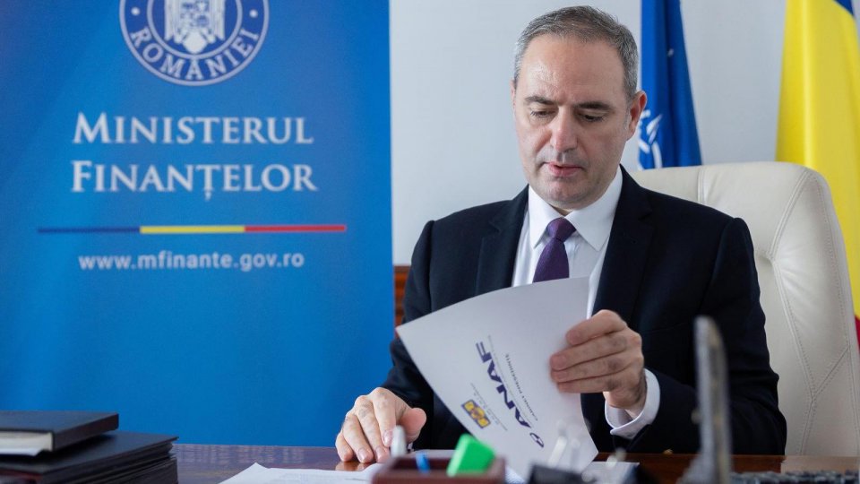 Nouă şefi ai Direcţiei Regionale Antifraudă Fiscală Bucureşti au fost schimbaţi din funcţie