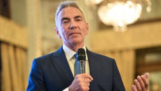 Guvernul ar dori să reducă unele "salarii foarte mari" plătite din bani publici