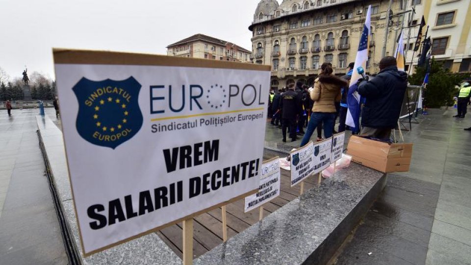 In Bucharest, the average net salary is almost 5.700 lei