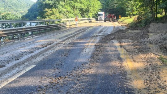 Traficul rutier este afectat pe Valea Oltului
