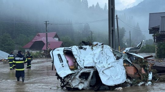 În judeţul Suceava continuă misiunile de evacuare a persoanelor izolate