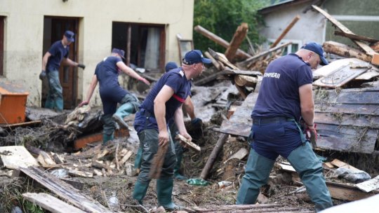 Furtună cod roșu la Bistrița și Budacu de Jos: străzi inundate și un drum național blocat