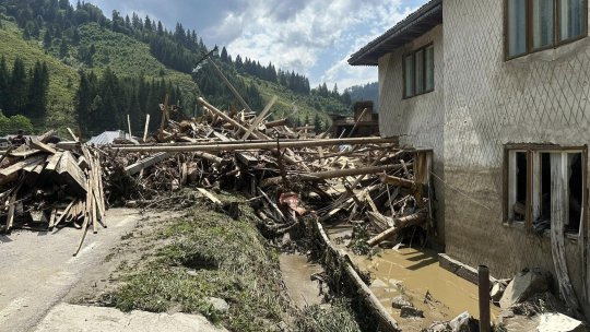 Oraşul Broşteni, județul Suceava, intră în stare de alertă după inundaţiile de duminică