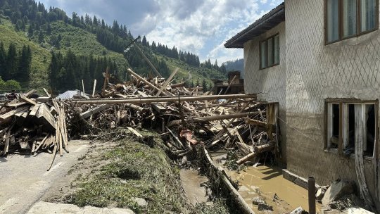 Peste 500 de locuinţe au fost afectate de inundații la Broşteni, județul Suceava