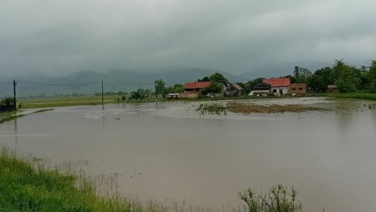 Cod portocaliu de inundații pentru mai multe râuri din nordul ţării