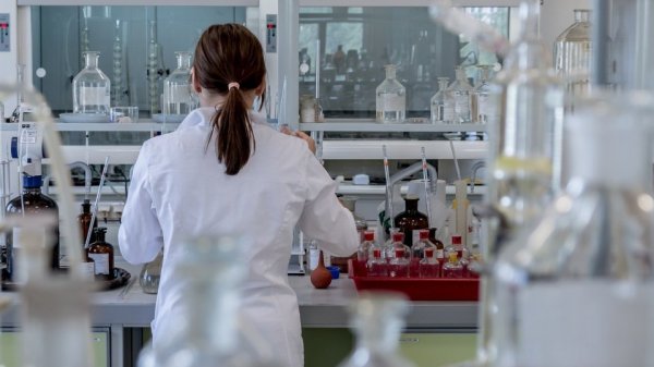 Tot mai mulţi părinţi din România aleg să nu-şi mai vaccineze copiii