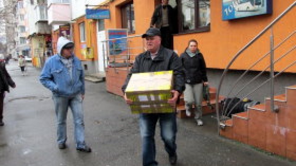Ministrul finanţelor, Alexandru Nazare, propune o taxă de 25 de lei pentru fiecare colet de 150 de euro provenit din zone extracomunitare