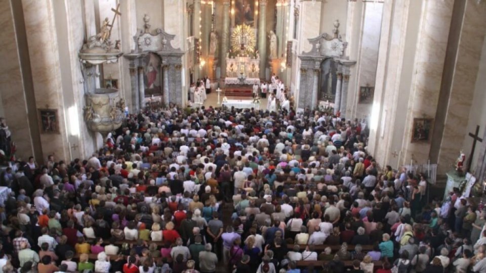 Mii de credincioși au venit să se roage la Basilica Papală Maria Radna, din județul Arad
