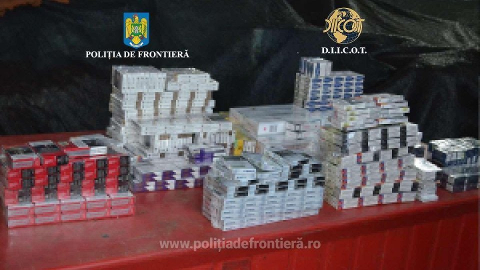 Grup infracţional organizat specializat în fabricarea ilegală a ţigărilor