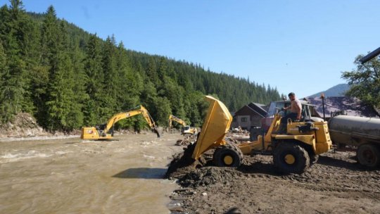 Risc de viituri şi inundaţii pe râuri din 15 judeţe
