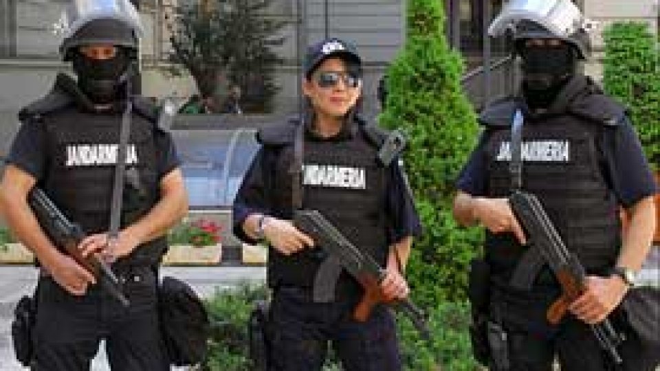 Două persoane au fost amendate pentru că au devenit agresive cu jandarmii aflați în fața IPJ Ilfov