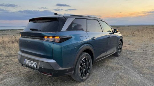 Probă de Drum: Peugeot 5008