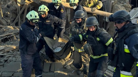 Rusia a atacat Ucraina cu trei rachete balistice și peste 100 de drone