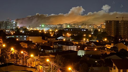 Toată Capitala a fost afectată de fum şi de poluare de la un incendiu puternic