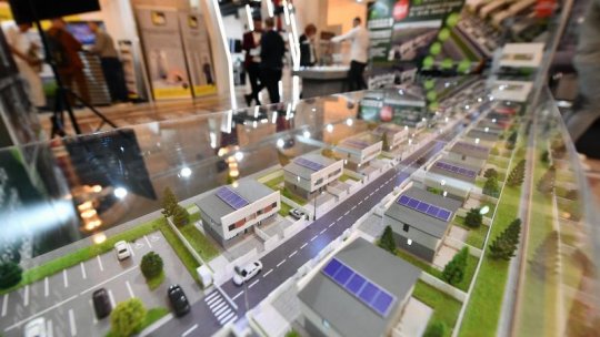 Ediția de toamnă a Târgului Național Imobiliar are loc la Palatul Parlamentului din Capitală