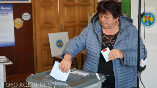 Politicieni români au transmis mesaje cu ocazia alegerilor parlamentare din Republica Moldova