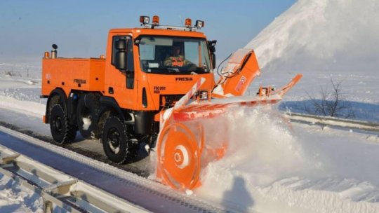 Pe Transfăgărăşan şi pe Transalpina au căzut primele ninsori