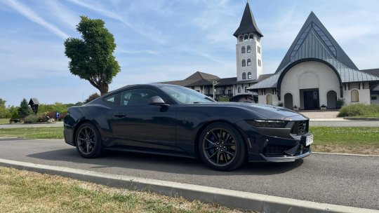 Probă de drum: Ford Mustang Dark Horse, rafinat, puternic și nărăvaș