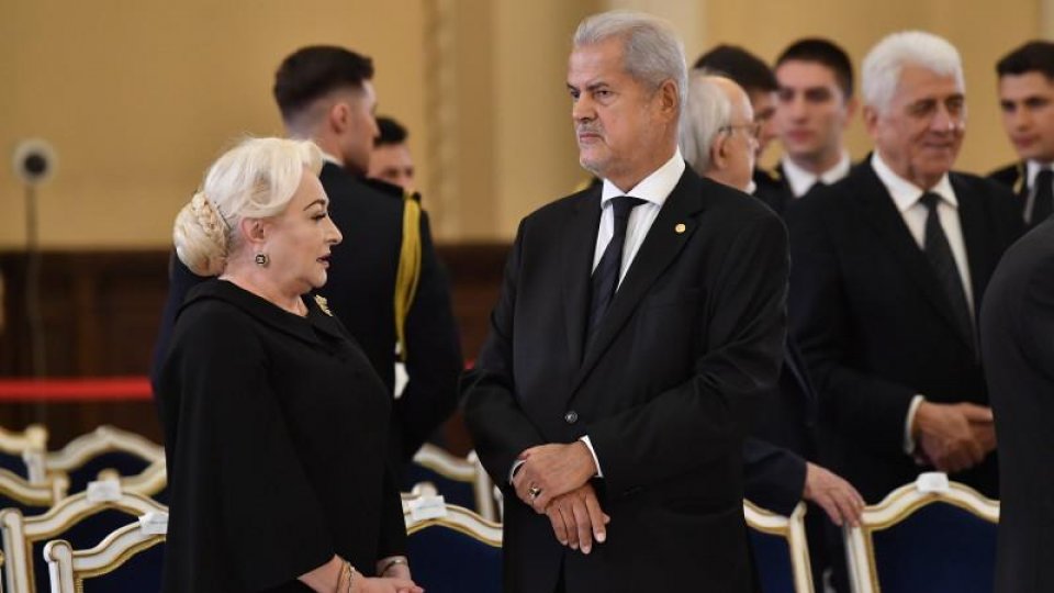 Reacții politice după apariția foștilor premieri români la Beijing alături de Vladimir Putin