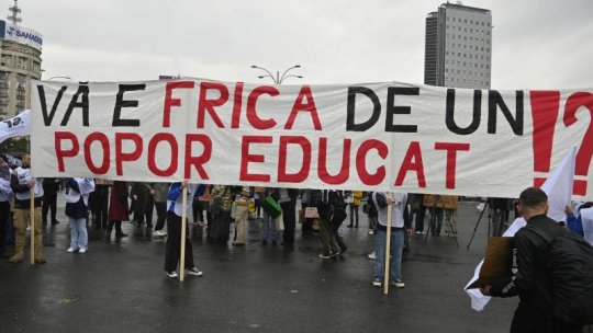 Tăierea burselor îi poate face pe unii studenți „să renunțe la studii”