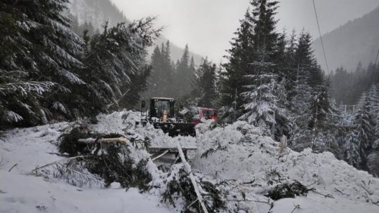 Hunedoara: Grupul de turiști care rămăsese izolat la o casă de vacanță, recuperat