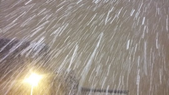 Traficul în Pasul Tihuța este îngreunat din cauza viscolului