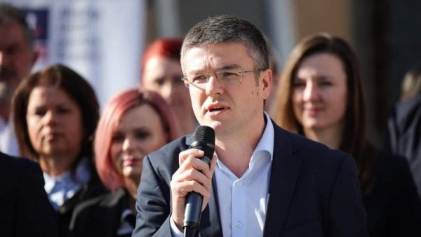 Ministrul Economiei: Legea privind stagiile de practică, benefică și pentru angajatori