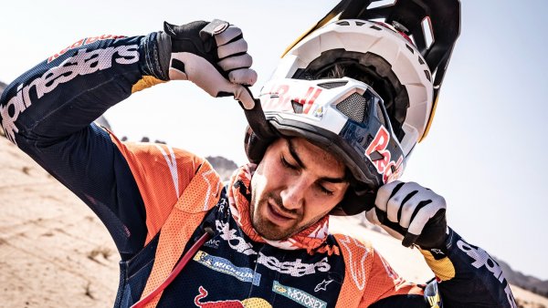 Dakar 2026. Emanuel Gyenes, o nouă lecție de voință în etapa a opta a raliului din Arabia Saudită, unde Dacia Sandriders conduce ierarhia prin Nasser Al-Attiyah