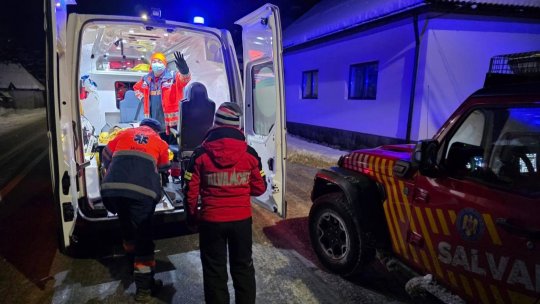 Salvamont Mureş a ajutat la o naștere dificilă dintr-o zonă izolată de nămeții de zăpadă