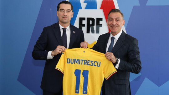 Fotbal: Ilie Dumitrescu joacă în echipa FRF