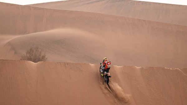 Dakar 2026. Emanuel Gyenes se îndreaptă spre finish